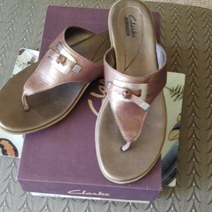Clarks bronze/pewter ladies sandals size 8M